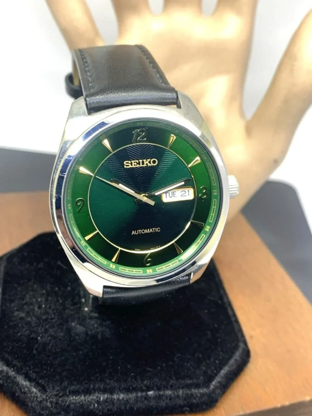 Seiko Men's Watch SNKN69 Automatic Green Dial Day Date Black Leather Strap 43mm